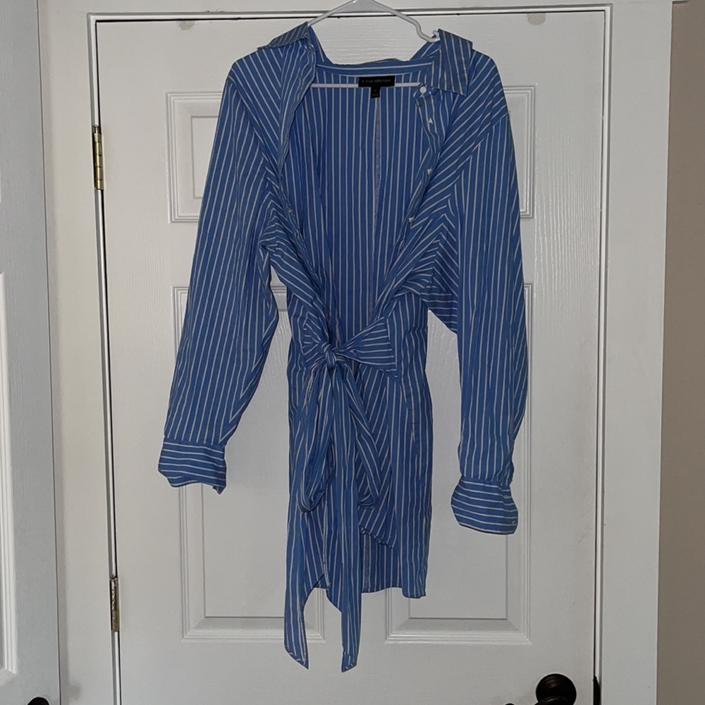 Lane Bryant button up blue and white stripes sz 24
